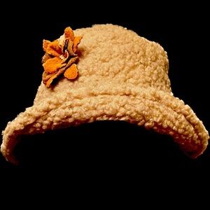 Sherpa hat with leather flower, adjustable!!